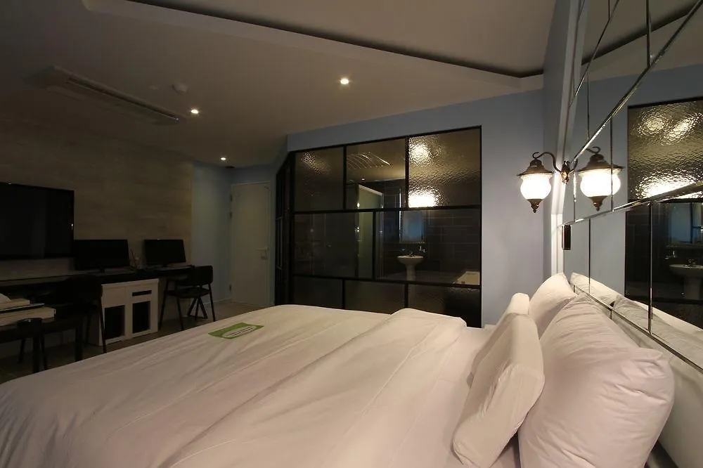 Raum Hotel Incheon 3*,
